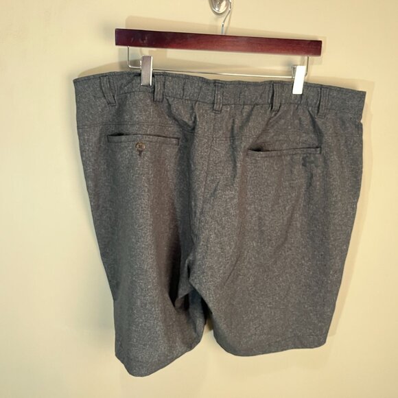 Under Armour Men's dark gray marled flat front Golf Shorts 44 9" inseam EUC - Picture 5 of 5